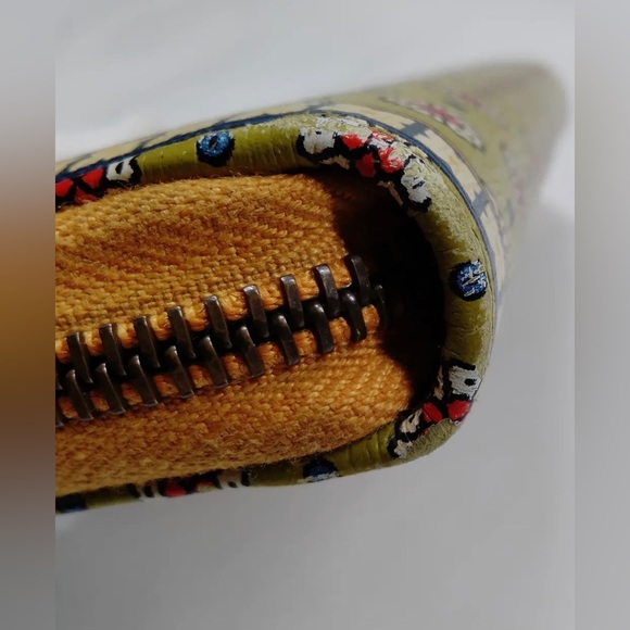 Gucci Garden Zip Around Wallet - Picture 8 of 9